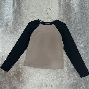Elegant Black and Tan Long Sleeve Women's Top